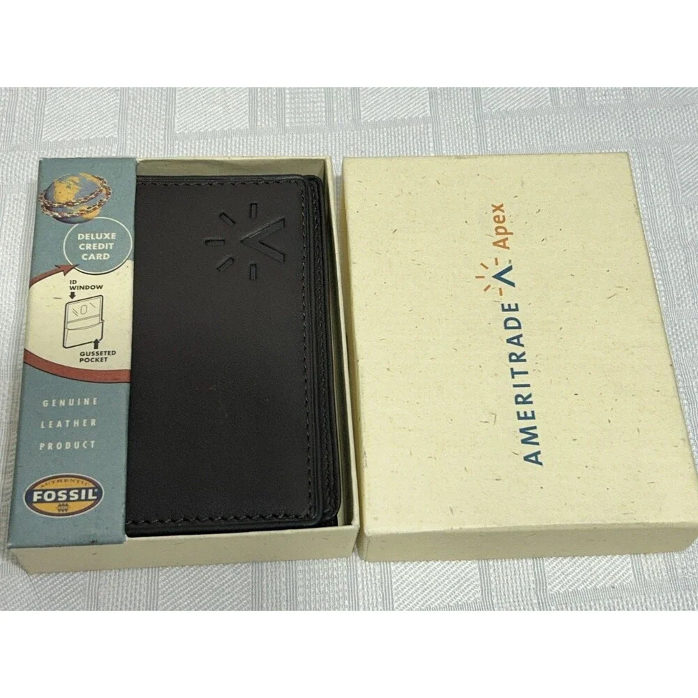 NEW! FOSSIL Bag Co. Mens Brown Leather BI-Fold Deluxe Credit Card Wallet belt